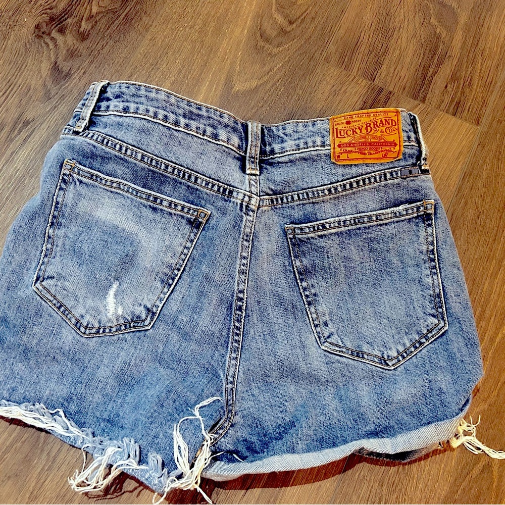 Lucky Brand Shorts, size 30 waist, used-excellent condition